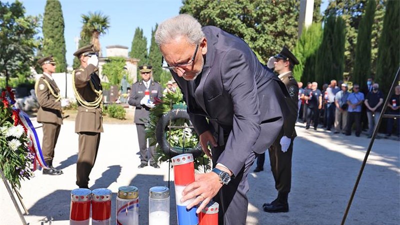 Svatko tko se cijepi pridonosi tome da svi skupa izađemo iz režima mjera, s razine Vlade napravili smo sve što smo mogli